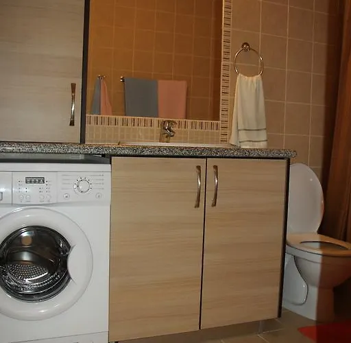 アパート Danaos Pool View